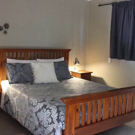 Blue Thistle Cottages Te Anau Exterior foto