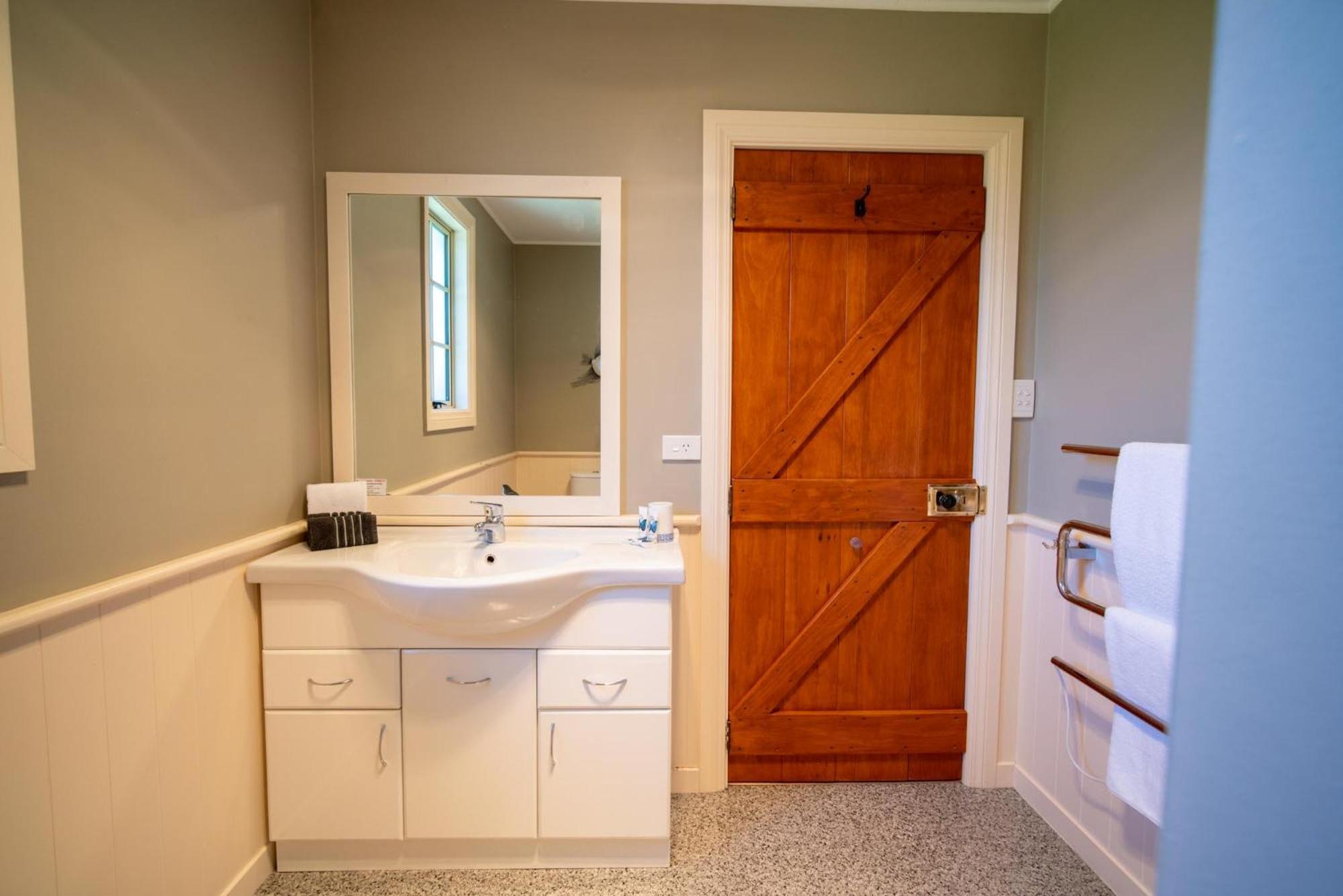 Blue Thistle Cottages Te Anau Zimmer foto